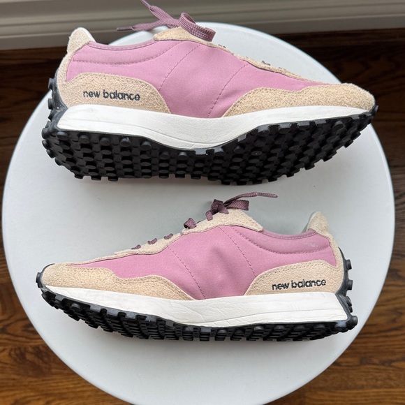 New Balance Women's 327 Sneakers Size 8.5 - Picture 5 of 16